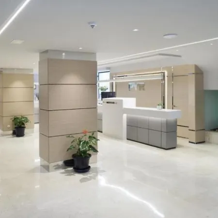 El Albero Integrado En El Pyr Centrico Y En Primera Linea De Playa * Fuengirola